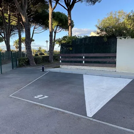 Rdc à Port Camargue - 6 Couchages, Accès Direct Plage, Parking, Jardin - Fr-1-250-263 Apartamento *