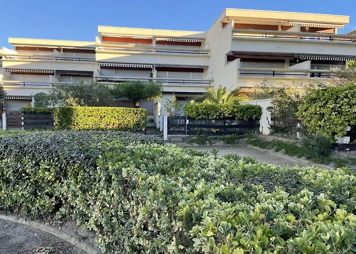 Rdc A Port Camargue - 6 Couchages, Acces Direct Plage, Parking, Jardin - Fr-1-250-263 *