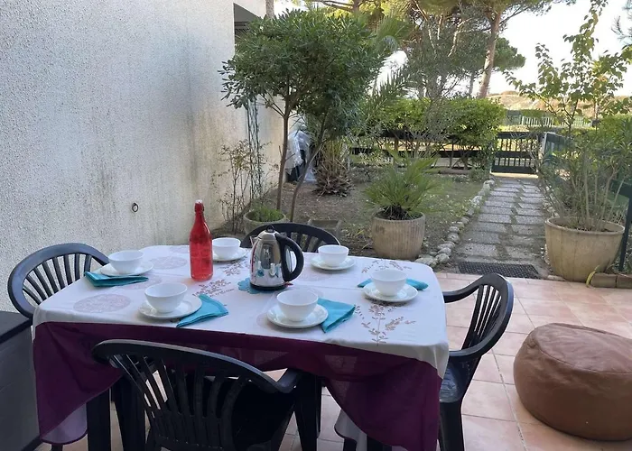 Rdc A Port Camargue - 6 Couchages, Acces Direct Plage, Parking, Jardin - Fr-1-250-263 *